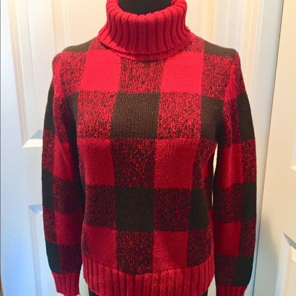 Beautiful sweater by Nine & Company size small